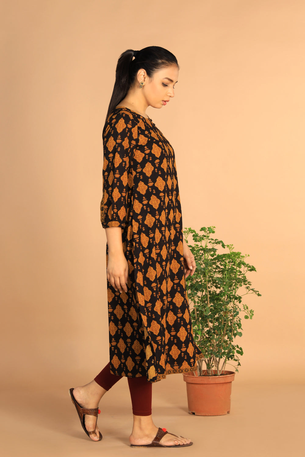 Image of Charcoal Black Cotton Bagh Print kurta