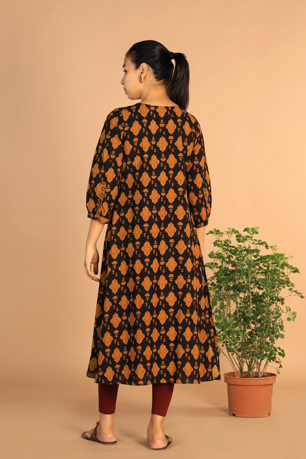 Image of Charcoal Black Cotton Bagh Print kurta