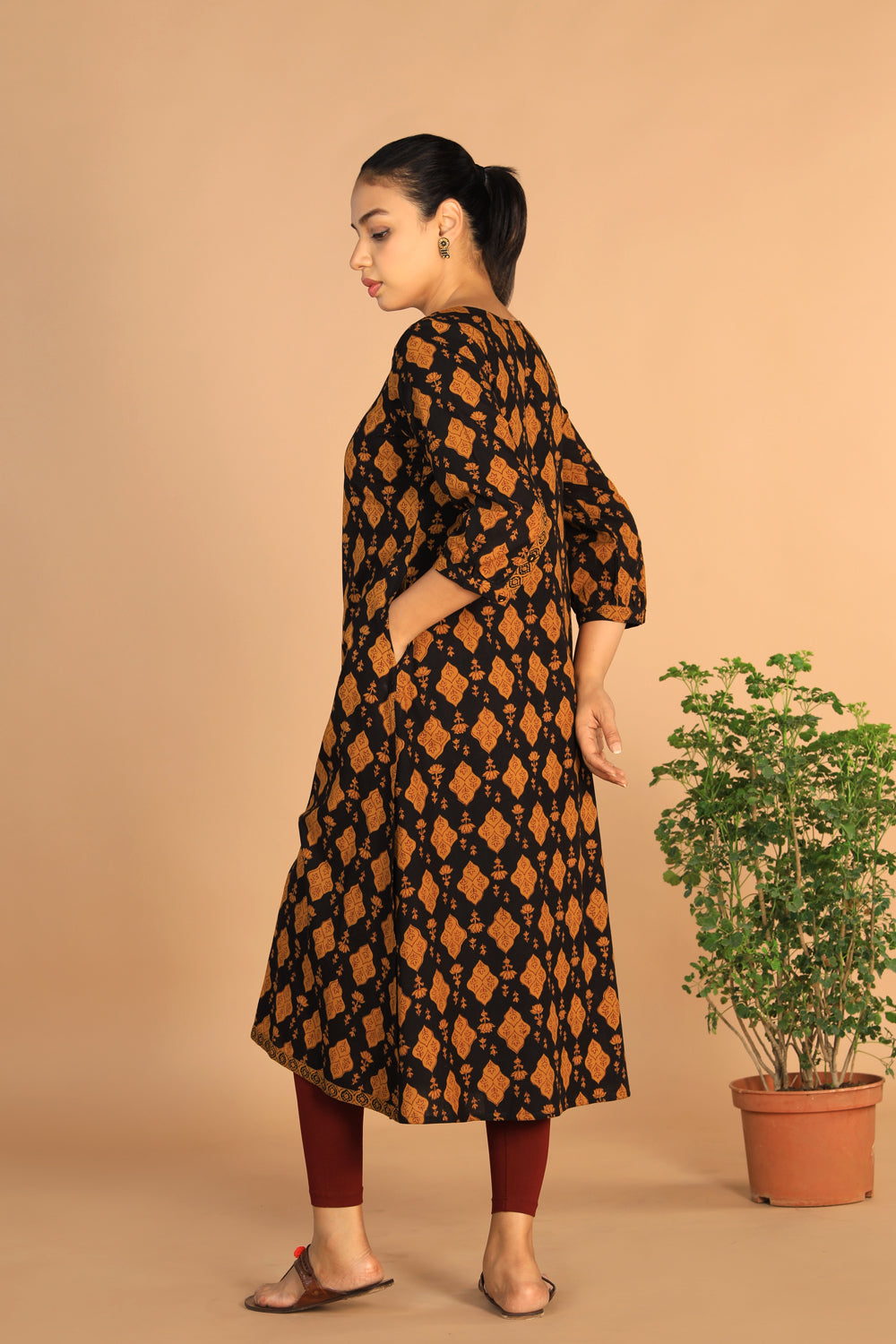 Image of Charcoal Black Cotton Bagh Print kurta