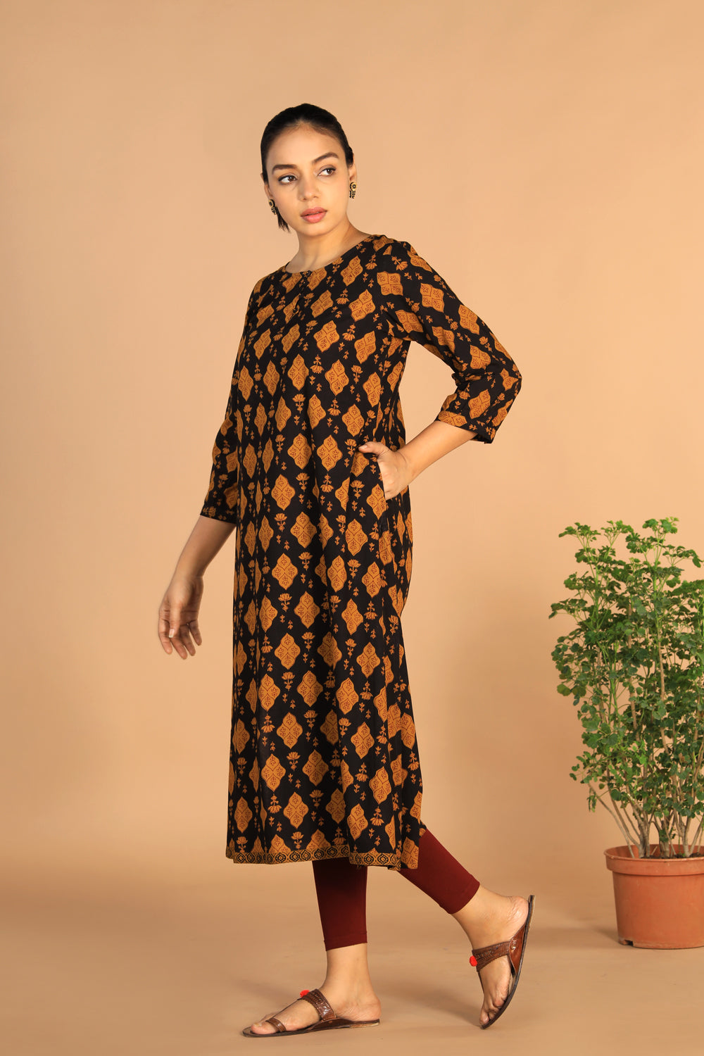Image of Charcoal Black Cotton Bagh Print kurta