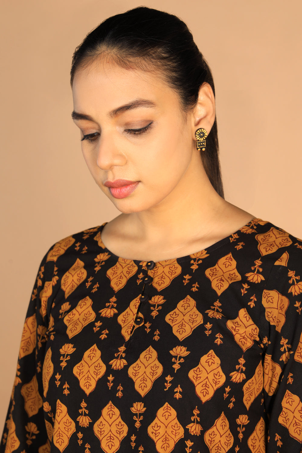 Image of Charcoal Black Cotton Bagh Print kurta