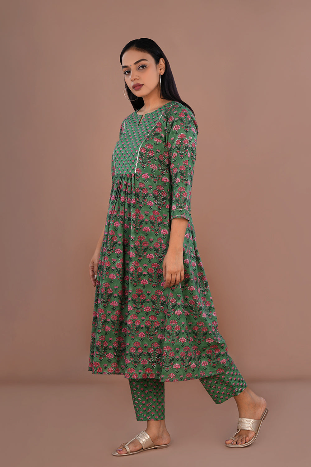 Green Sanganeri printed cotton kurta and pants set