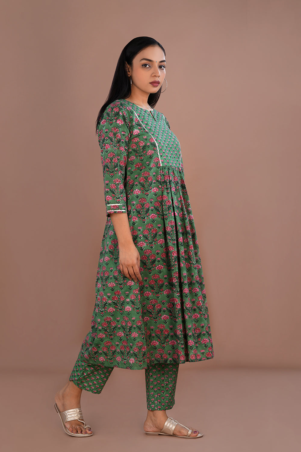 Green Sanganeri printed cotton kurta and pants set