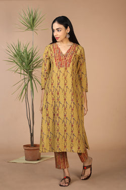 Collection of Kalamkari kurta with pants set. in a gallery layout