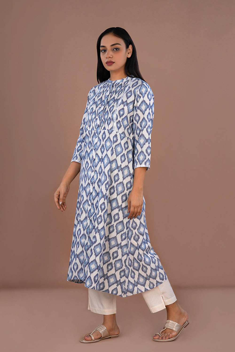 Image of Off White Cotton Pochampally Ikat Kurti