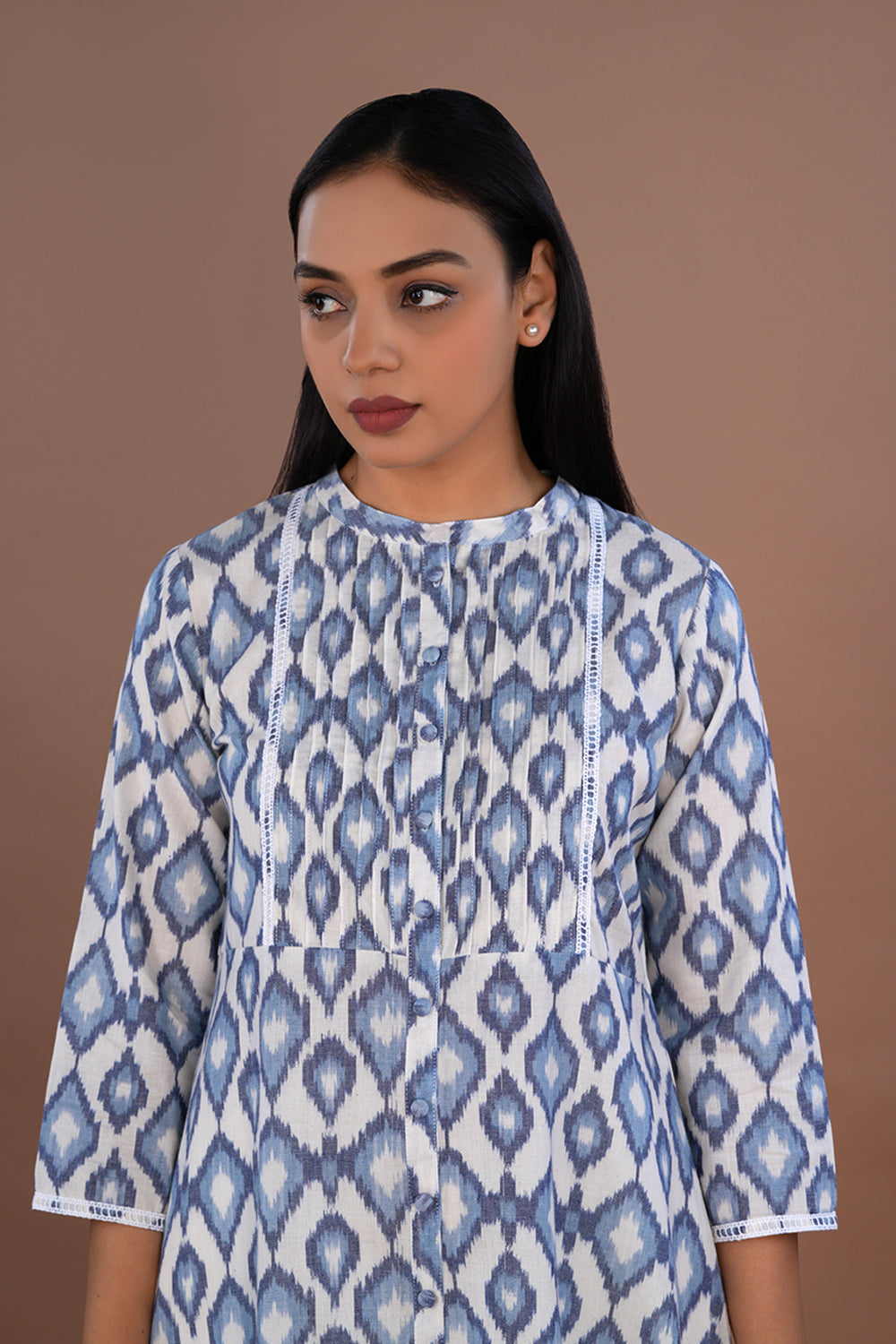 Image of Off White Cotton Pochampally Ikat Kurti