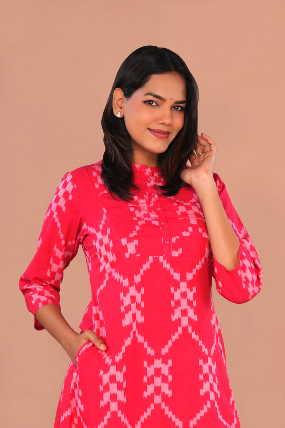 Image of Tomato Red Pochampally Ikat Kurta