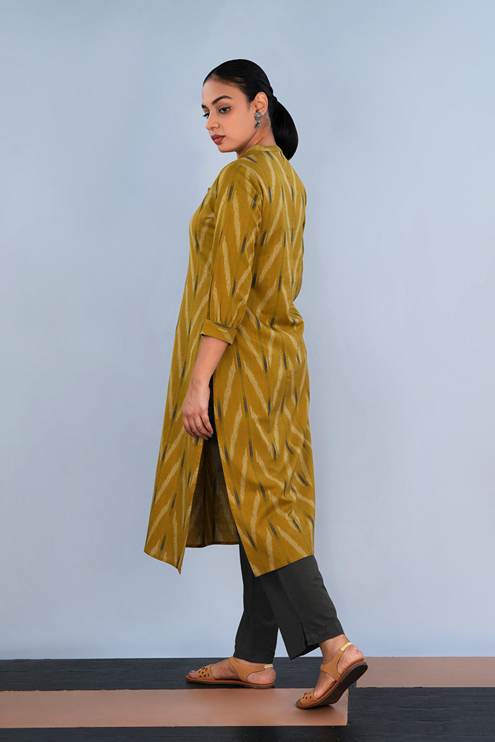 Image of Olive green Cotton Pochampally Ikat Kurta