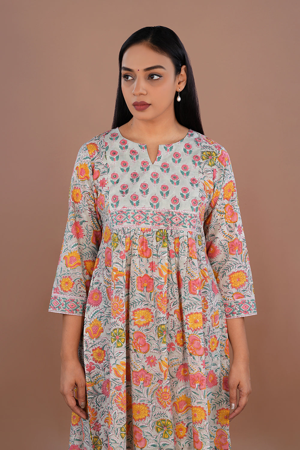 Image of Grey Orange block printed cotton kurta and pants set