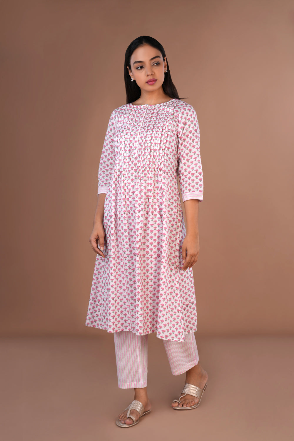 Image of White floral hand block printed cotton kurta and pants set