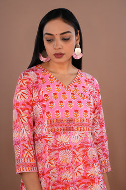 Image of Pink Sanganeri block printed cotton kurta and pants set