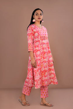 Image of Pink Sanganeri block printed cotton kurta and pants set