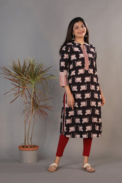 Collection of Bagh handblockprinted kurti in a gallery layout