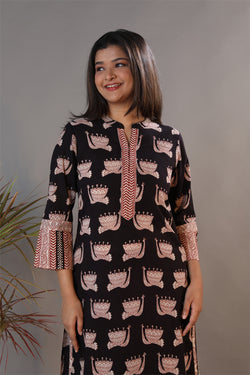 Collection of Bagh handblockprinted kurti in a gallery layout